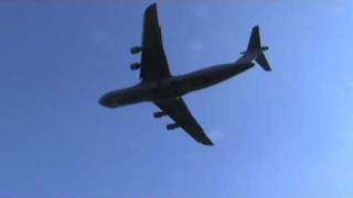 preview picture of video 'USAF C-5 Galaxy take-off'