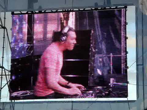 Dj Tiesto Feat. Sneaky Soundsystem - I Will Be Here [Live in Saint Petersburg 28.08.2009]