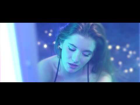 download lagu mp3 mp4 Suits U, download lagu Suits U gratis, unduh video klip Suits U