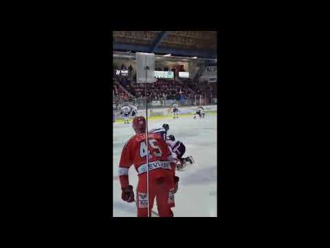 Gaby Roch  vs Derek Parker