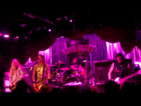 Fuel 2012-02-04 Empty Spaces.avi