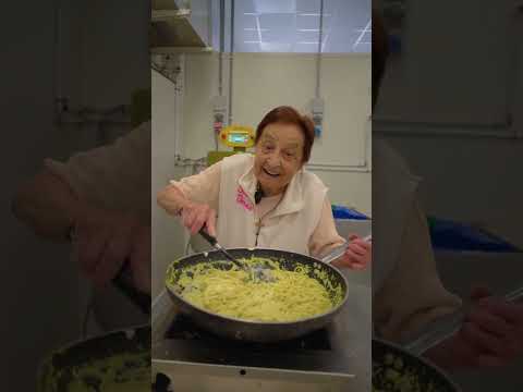 PASTA WITH PISTACHIO PESTO AND BURRATA 😋irresistibly creamy! #recipe #delicious