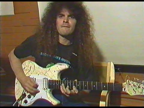 Vinnie Moore improvises -Rare footage-