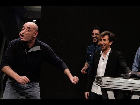 El Hormiguero 3.0 - ¿Cómo bebe agua un perro? y ¿Felisuco?