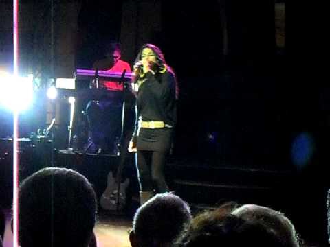 Mietta - Vattene amore (Barletta 17 settembre 2011)