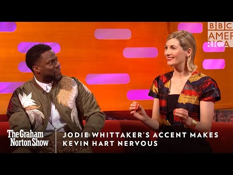 ジョディ・ウィテカーのアクセントがケビン・ハートを神経質にさせる｜グレアム・ノートン・ショー｜金曜11時～｜BBCアメリカ (Jodie Whittaker’s Accent Makes Kevin Hart Nervous | Graham Norton Show | Friday 11p | BBC America)