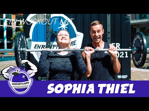 Ein Workout mit @Sophia_Thiel - Der Körper Dein Feind? feat. @FlexCalisthenics