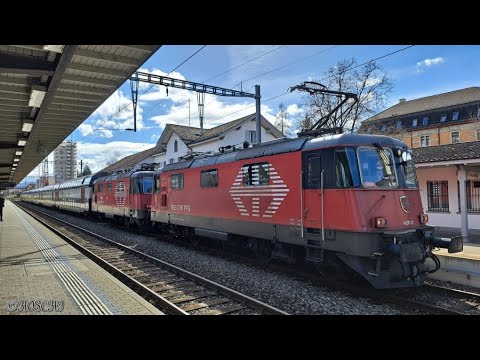 Re 420 201 muss HVZ Pendelzug mit de Re 420er 207 & 216 in Pfäffike ZH Abschleppe