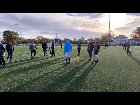 Beim Walking Football ist Laufen verboten