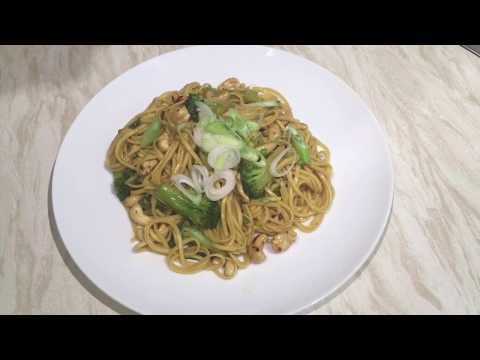 Teriyaki Broccoli and Cashew Noodles