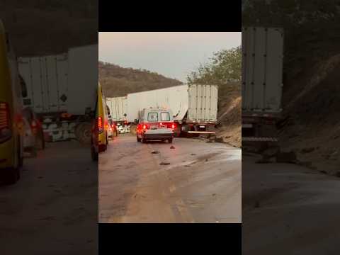 Acidente na BR-251 mobiliza equipes de socorro em Francisco Sá, Minas Gerais