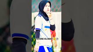 Download lagu pemain futsal hijab yg bikin kaum adam terpesona😁😁#shorts #shorts mp3