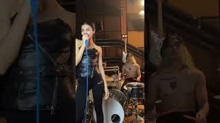 Download lagu ketika bule nyanyi lagu dan..#kocak #feby #slowrock mp3 Download lagu ketika bule nyanyi lagu dan..#kocak #feby #slowrock mp3