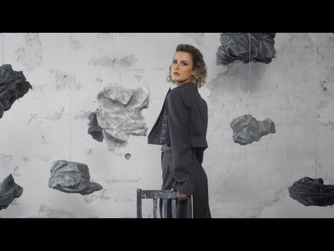 YAENNIVER - HALB SO ICH (Official Video)