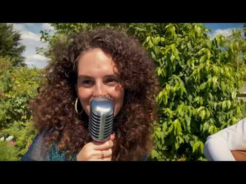 London Roaming Band License To Roam performing You Make My Dreams Come True - AliveNetwork.com