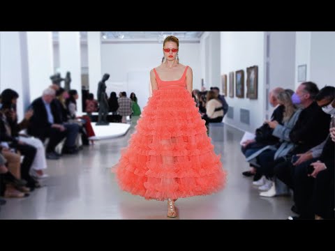 Giambattista Valli Spring/Summer 2022 Paris