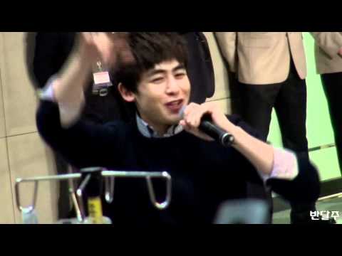 [Fancam] 111227 Samsung Medical Center - Hands up (Nichkhun)