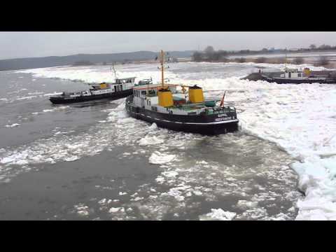Eisbrecher an der Geesthachter Schleuse Teil 1