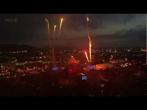 Coldplay (HD) - Hurts Like Heaven (Glastonbury 2011)