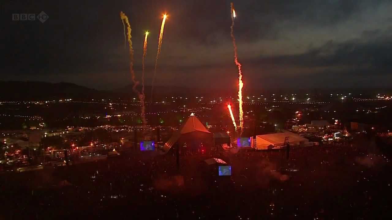 Coldplay (HD) - Hurts Like Heaven (Glastonbury 2011)