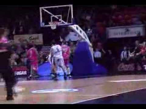 13 08-12-07 BCO-Pepinster - Flitsende aanval van Senne Geuke