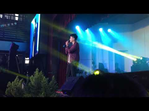 Joemarie Nielsen Serenades Freshman Students in University of Baguio