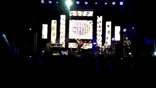 Jonathan Butler "Many Faces - Guitar and Bass Solo" Live At the windhoek Jazz Festival 2015