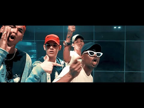 Dos menores by Wildey & Johayron