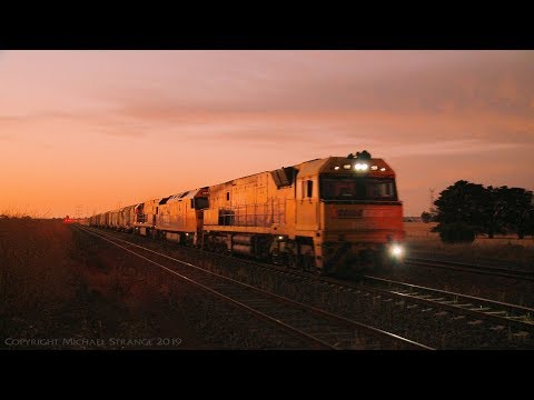 5PM5 Pacific National Container Train At Sunset - PoathTV Australian Railways