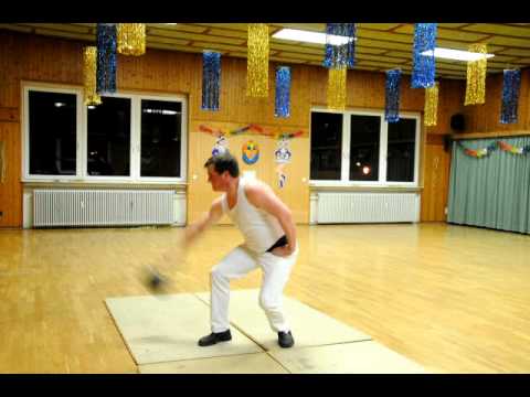 Jonglierriege KSV Unterelchingen Übung 4 Schulterwurf