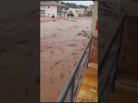 Barra do Rio Azul,🌧 A chuva intensa voltou a cidade próximo Aratiba, transbordou. #brasil