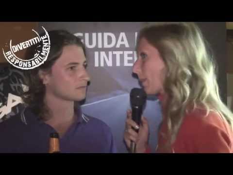 Questo ragazzo, è l'esempio di sicurezza alla guida!