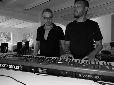 Moni Tivony - Can’t help falling in love