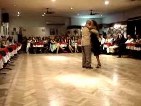  Rubén Harymbat  and  Enriqueta Kleinman  are  dancing  to  the  tango  "  Ensueños  "  by  Juan D'Arienzo  in  2008