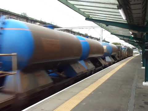 The x2 Class 68 DRS Nos.68002+68017 with RHTT was passed through at Carlisle Citadel Station.
