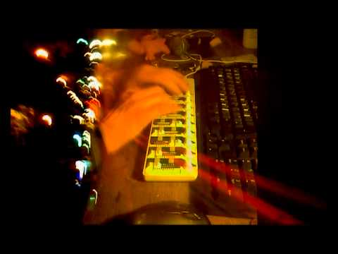 Skaggys (live) X-MASS glitch-out 2011.avi