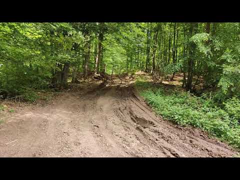 "Drumul care se termină în pădure", granița dintre județele Hunedoara și Caraș-Severin