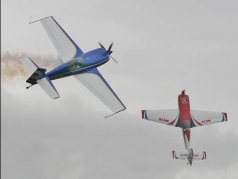 EXTRA DUO - AMAZING 3D FULL SIZE & RC MODEL DISPLAY FLYING MIKE & CHRIS - HEADCORN 2013