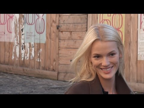 Fashion Week Paris 2018 2019  EXIT  VICTORIA/TOMAS and ETAM .