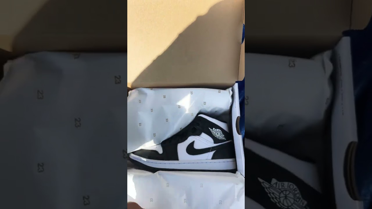 Jordan 1 Mid Split “Black White”