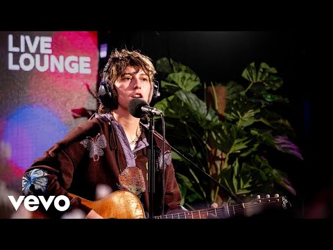 King Princess - Au pays du cocaine (Geese cover) in the Live Lounge