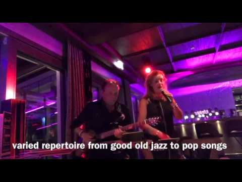 Duo 2DeliCious live music plays smooth jazz easy acoustic pop songs at Krallerhof in Leogang Austria