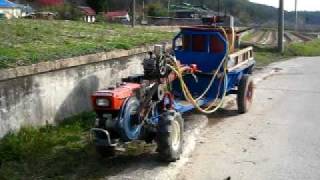 preview picture of video 'Korean Mini-Tractor'