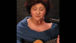 Kathryn Burke sings Lydia the Tattooed Lady with ukulele