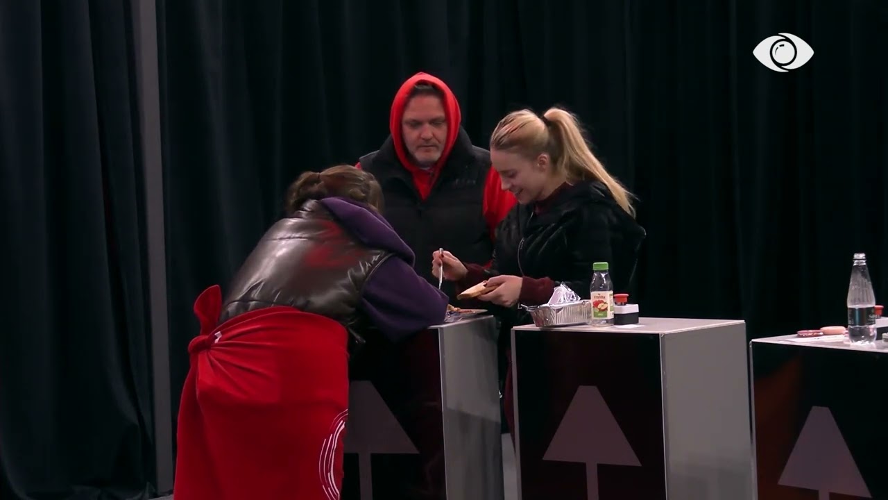 Sfida e rezistencës/ Heidi ushqen Françeskën ndërsa Juli i rregullon batanien