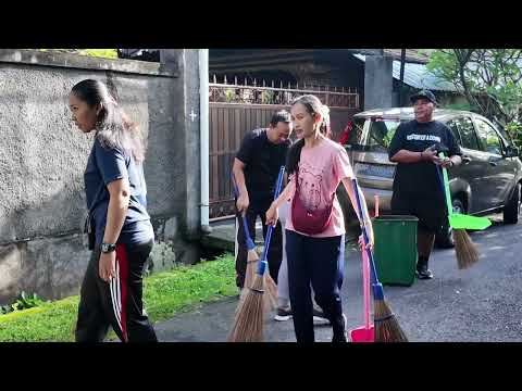 GERAKAN KEBERSIHAN LINGKUNGAN DALAM RANGKA HARI DESA NASIONAL