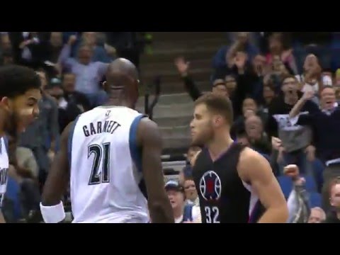 Kevin Garnett POSTERIZES Blake Griffin | Clippers vs Wolves | 12.7.2015