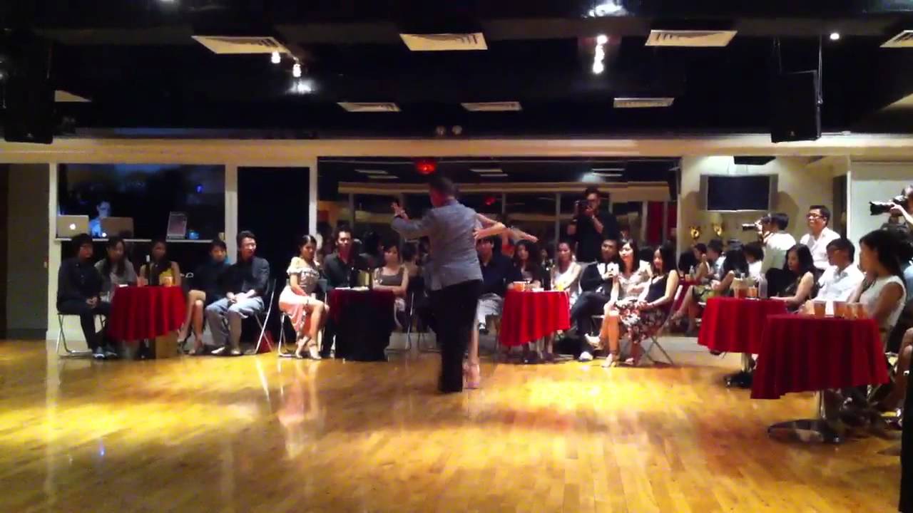 2012 Sebastian Misse y Abdrea Reyero in Hk -4