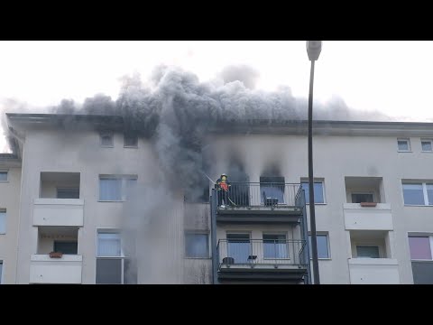 Großbrand in einem Wohnhaus in Hamburg