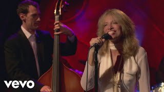Carly Simon - How Long Has This Been Going On (Live On The Queen Mary 2)